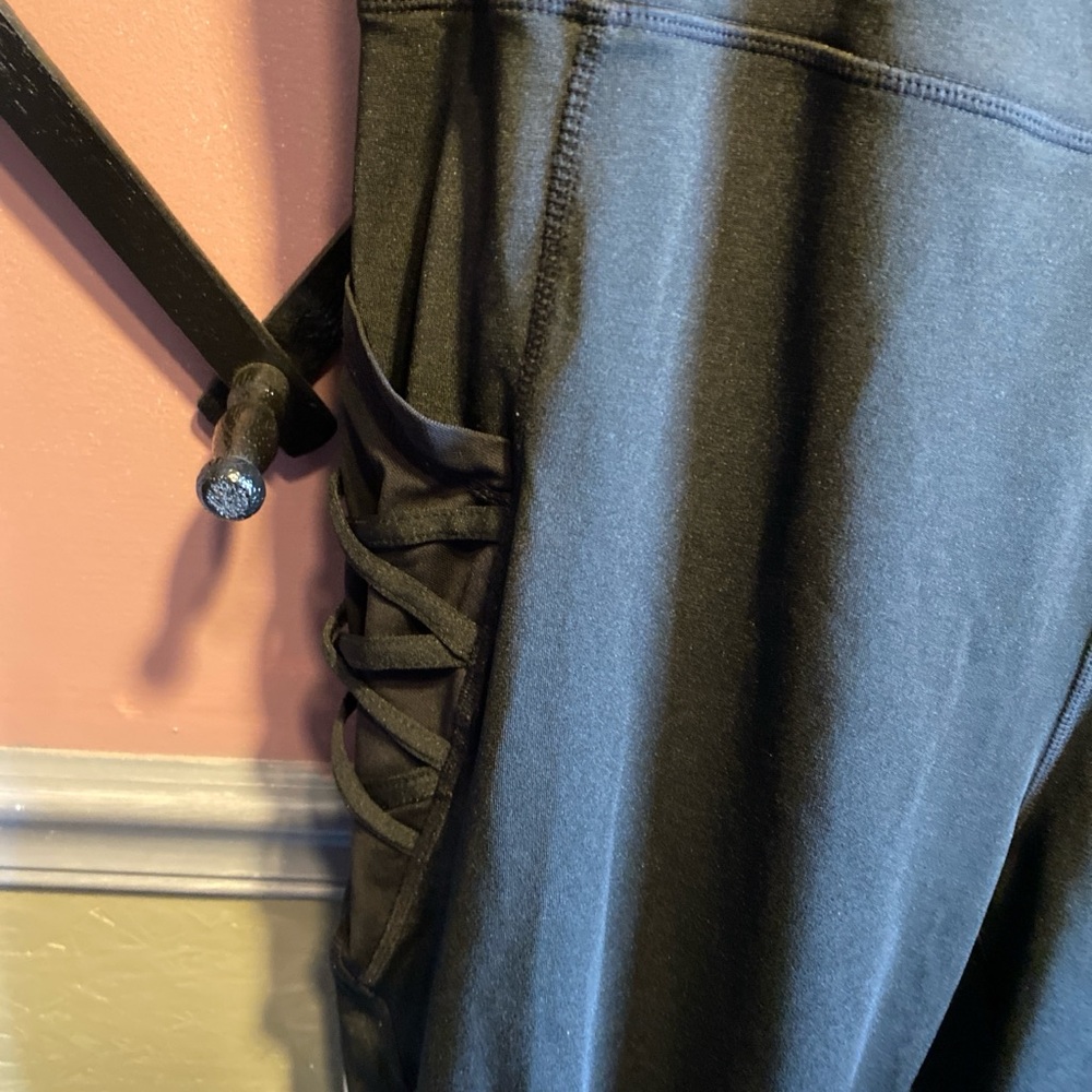 Litletics Capri Leggings - Picture 3 of 5